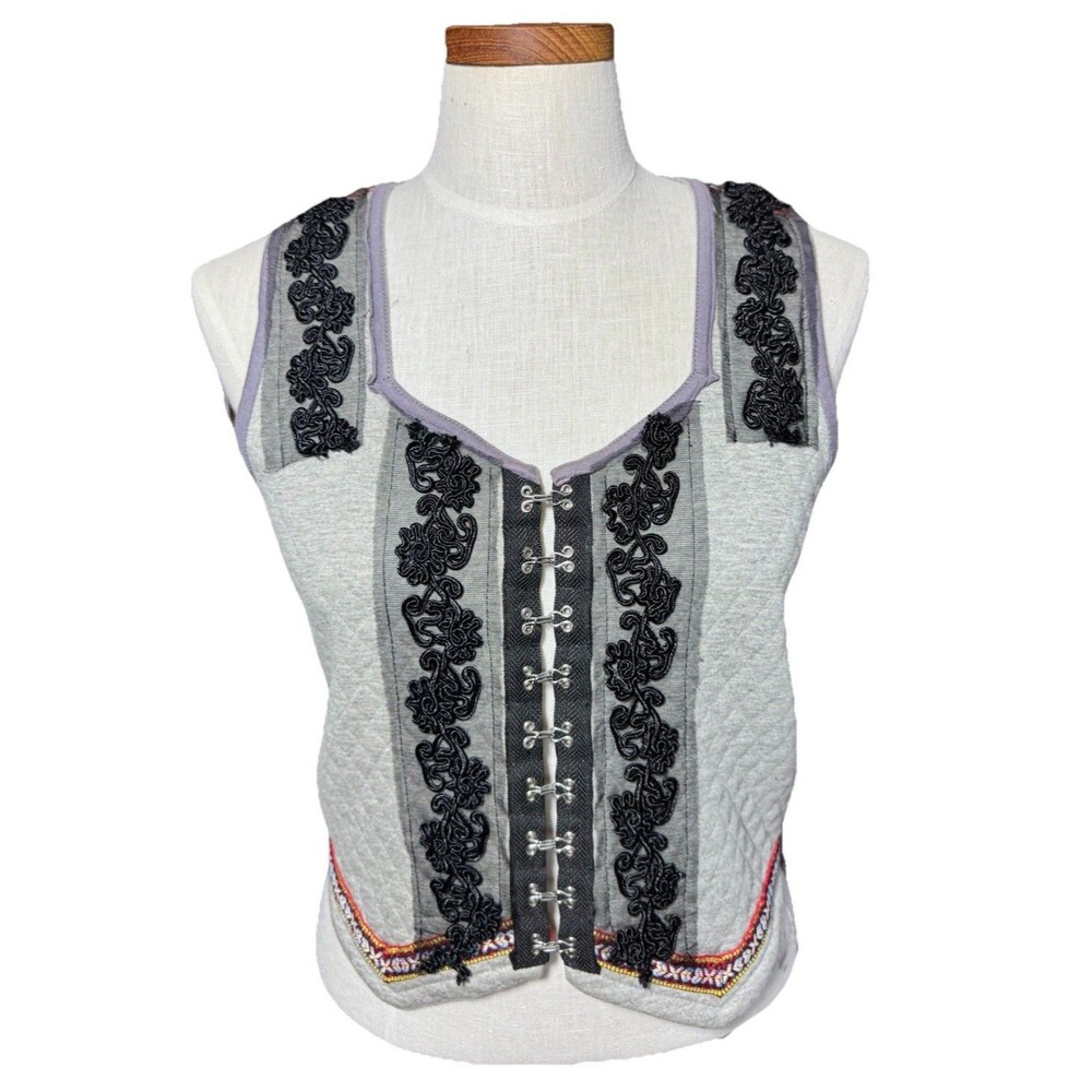 Gimmicks by BKE Hook and Eye Closure Gray Vest Germanic Western Boho Cropped S
